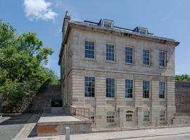 Admiral's House by Maison Pierre，位于普里茅斯的酒店