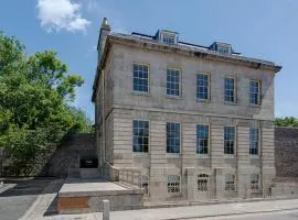 Admiral's House by Maison Pierre