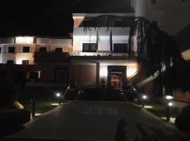 Hotel De La Ville & Centro Congressi，位于贝内文托的酒店