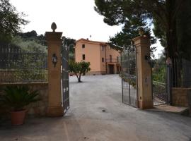 Villa Tiberio，位于San Mauro Castelverde的农家乐