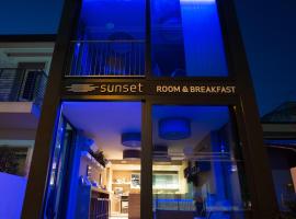 Sunset Room&Breakfast，位于格拉多的海滩短租房