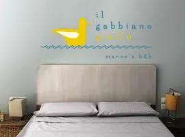 il gabbiano giallo