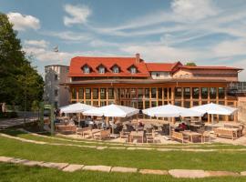 Hotel Brunnenhaus Schloss Landau，位于巴特阿罗尔森的酒店