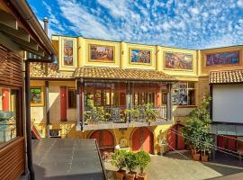 伊唐龙海滩旅游度假酒店，位于艾塔龙海滩的酒店