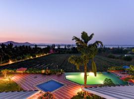 Regenta Resort Soma Vine Village Nashik，位于纳西克的度假村