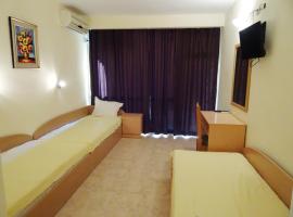 Rooms in Hotel Gramada，位于阳光海滩Sunny Beach City-Centre的酒店