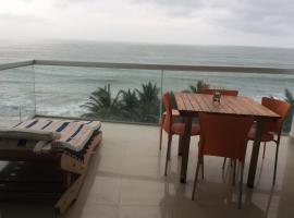 Resort Playa Azul，位于通苏帕的酒店