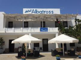 Hotel Albatross，位于利瓦迪奥的酒店