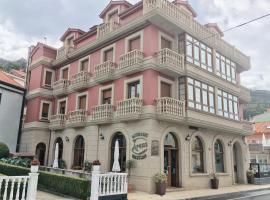 阿里亚斯酒店，位于O Pindo的旅馆