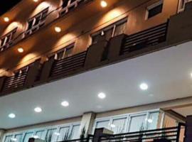One Platinum Hotel，位于Daet的酒店