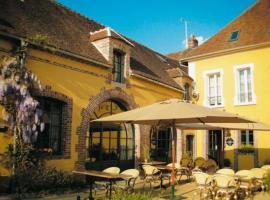 Villa Fol Avril，位于Moutiers-au-Perche的酒店