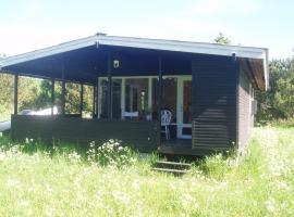 Summer cottage，位于Nøreng的带停车场的酒店