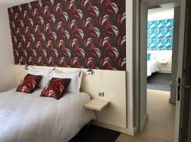 Hôtel-Restaurant "Les Rochers"，位于拉堡米蒂西灵吉的酒店