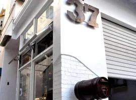 No 37 Homestay