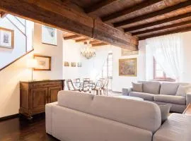 Palazzo Del Pero Luxury Attic - byMyHomeinComo