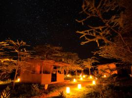 Maji Moto Maasai Cultural Camp，位于Narok的豪华帐篷