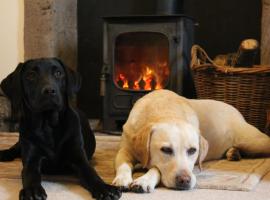 Cardross Holiday Cottages，位于Arnprior的酒店