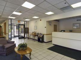 自由女神岛骑士汽车旅馆，位于利伯蒂的酒店