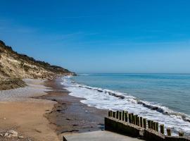 Whitecliff Bay Holiday Park，位于本布里奇的豪华帐篷营地