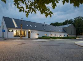Hotel Panská Zahrada，位于Dobřichovice的酒店