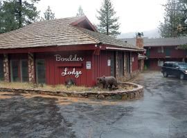 Boulder Lodge，位于六月湖的酒店