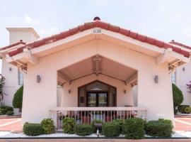 小石城 - 麦凯恩6号汽车旅馆，位于北小石城的酒店