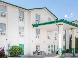 多芬速8酒店，位于Dauphin的酒店