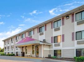 Super 8 by Wyndham Omaha I-80 West，位于奥马哈的酒店