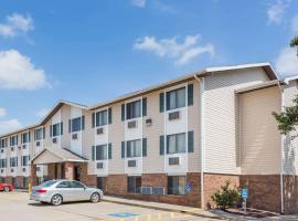 堪萨斯曼哈顿速8酒店，位于曼哈顿的酒店