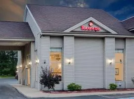 克利夫兰机场华美达酒店 