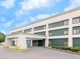 奥纳拉斯加贝蒙特套房酒店