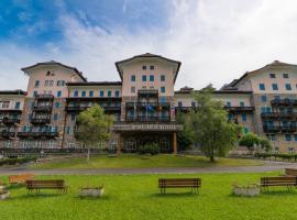 Residence Grand Hotel Carezza，位于新黎凡特卡蕾莎湖附近的酒店