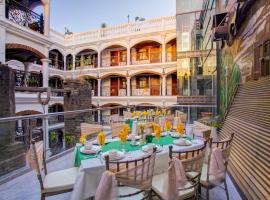 卢纳酒店，位于美岸的酒店