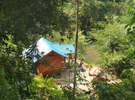 Riverside Nature Bungalow - Namo Samsah Jungle Paradise，位于武吉拉旺的乡村别墅