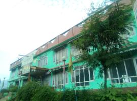 Apsra hotel and restaurant ,distt solan(h.p.)，位于Arki的酒店