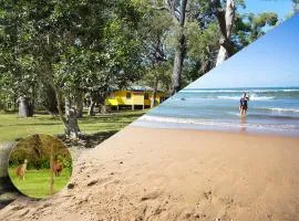 Yellow Cottage - bush and beach