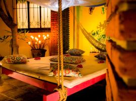 Hotel Casa Alvarada，位于Comala的宠物友好酒店