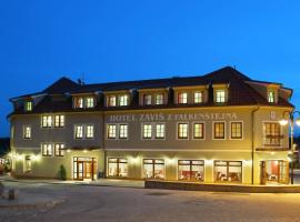 查维斯福肯斯特纳酒店，位于伏尔塔瓦河畔赫卢博卡的高尔夫酒店
