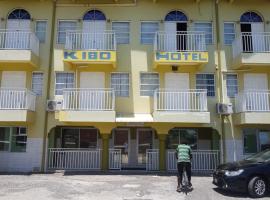 Kibo Hotel，位于Savanna-la-Mar的酒店