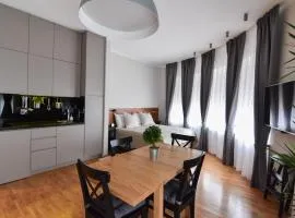 Karlo Main Square Apartments