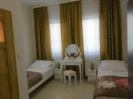 Hostel Wólka Kosowska z prywatnymi łazienkami