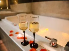 La Suite Romantique avec Jacuzzi au Cœur de Perpignan