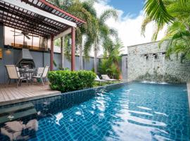 Two bedrooms pool villa at Saiyuan estate，位于拉威海滩的乡间豪华旅馆