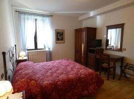 " Il Bersagliere " Dependance Hotel la Pace，位于阿夏诺的酒店