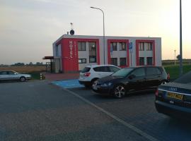 Hotel Nowostawy A2 MOP，位于Nowostawy Dolne的酒店