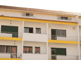 Suites Do Pinhal，位于新普罗恩萨的酒店