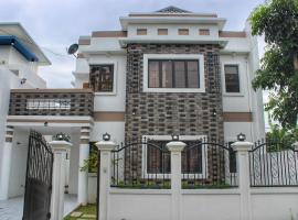 Ailesbury Holiday Home-Iloilo，位于伊洛伊洛的酒店