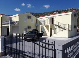 Apartmani Andrea，位于卡尔卢巴格的酒店