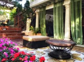 Little Paradise with Sauna Garden near Downtown