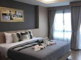 The Raise Hotel